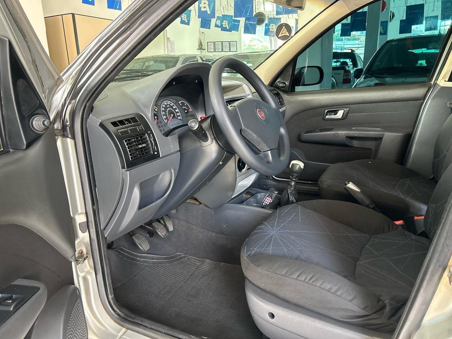 FIAT PALIO ELX ATRACTIVE 1.4 2010