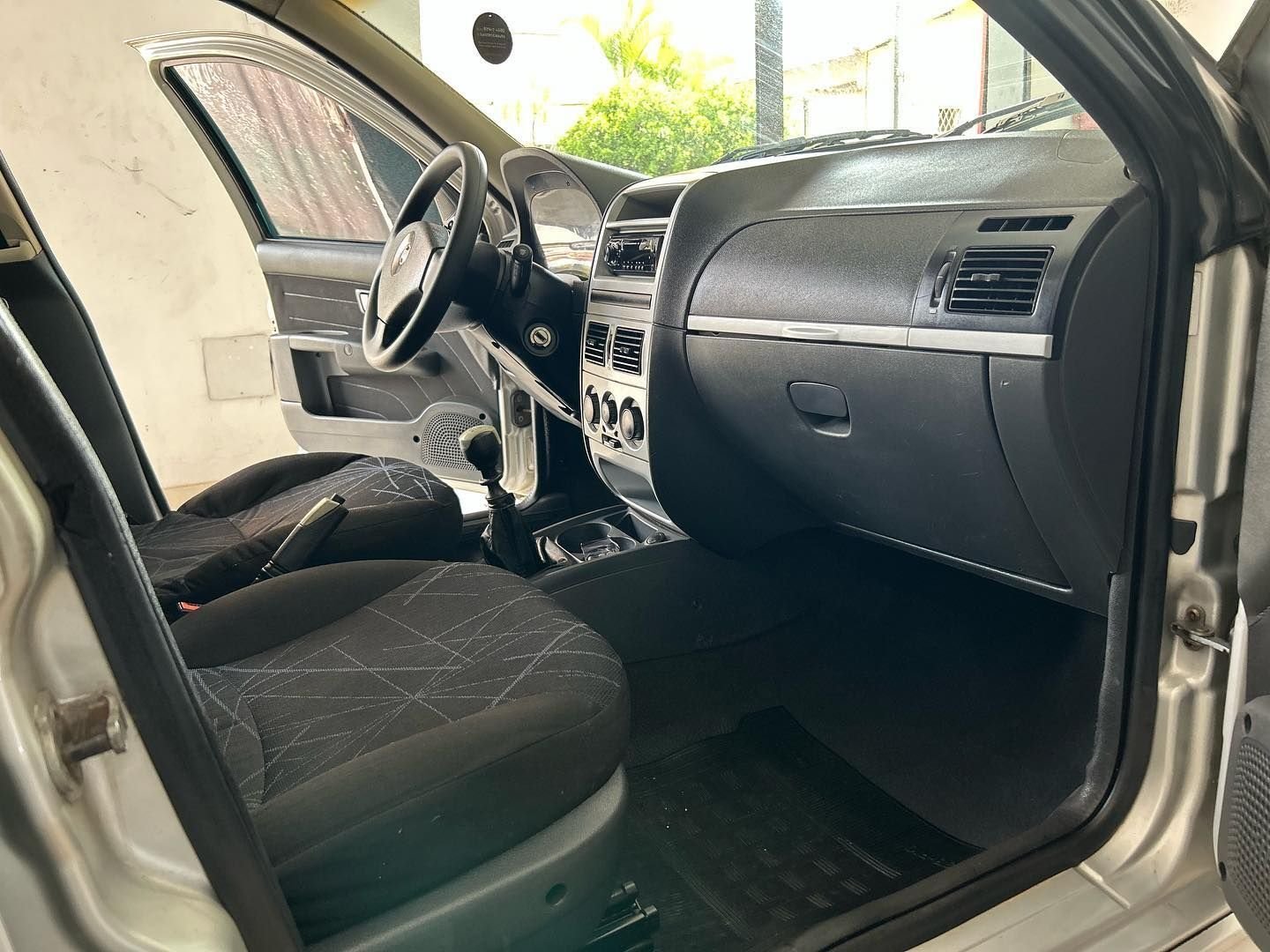 FIAT PALIO ELX ATRACTIVE 1.4 2010